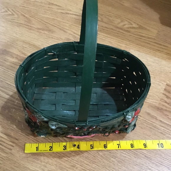 Merry Christmas Basket - Picture 8 of 9